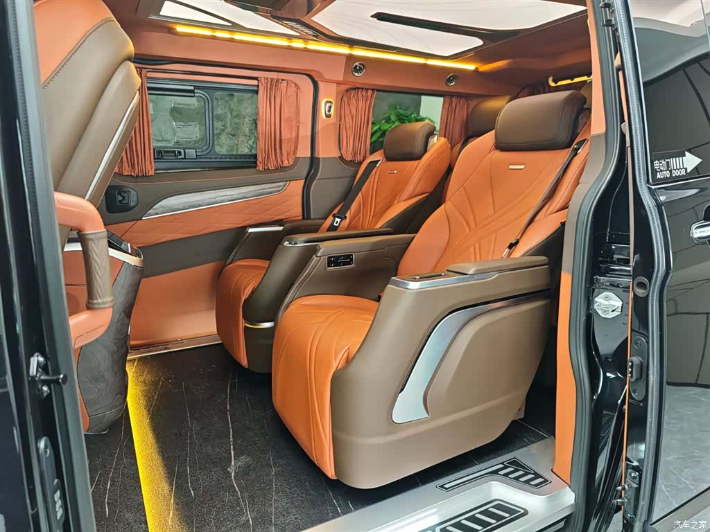 Ford Tourneo, 2024 9