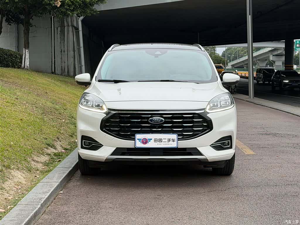 Ford Escape, 2022 2