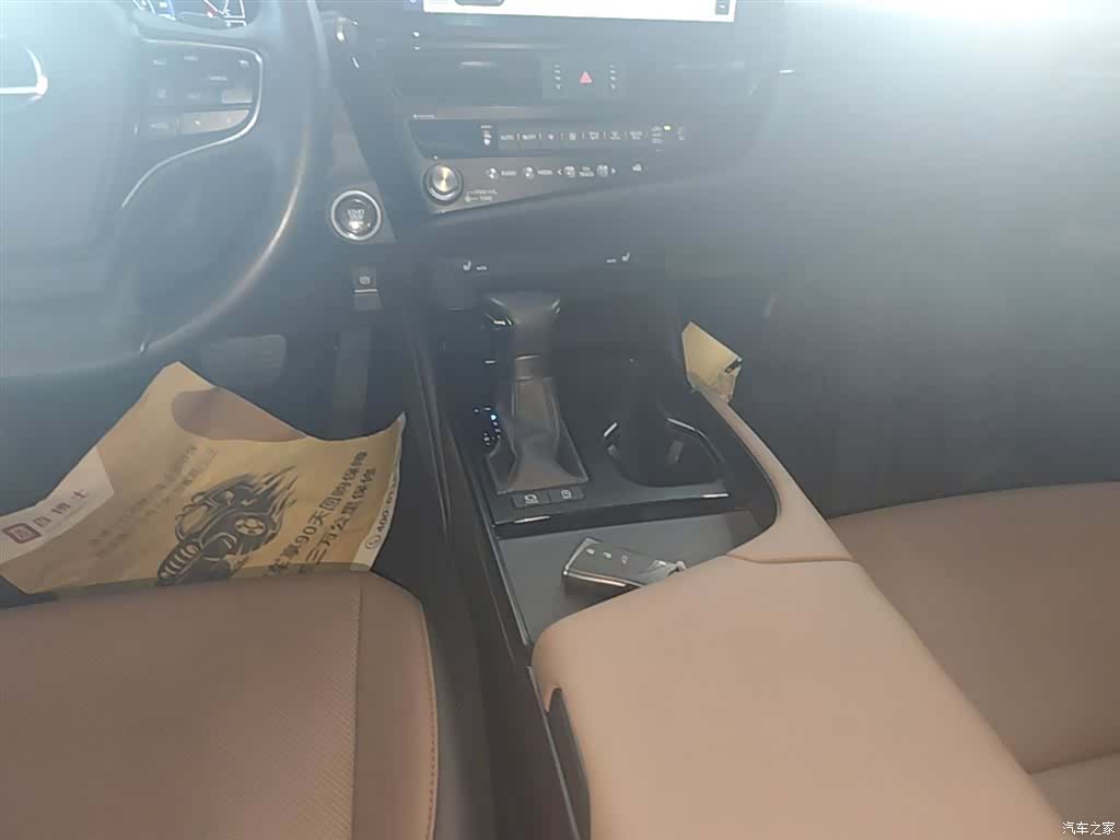 Lexus ES, 2023 14