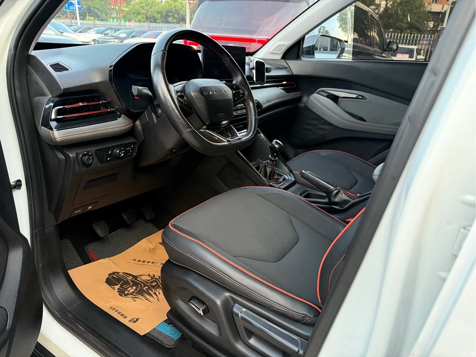 Wuling RS-3, 2021 4