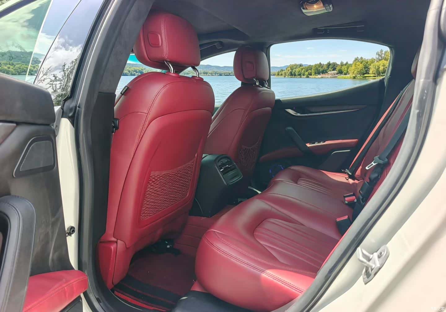 Maserati Ghibli, 2016 все фото