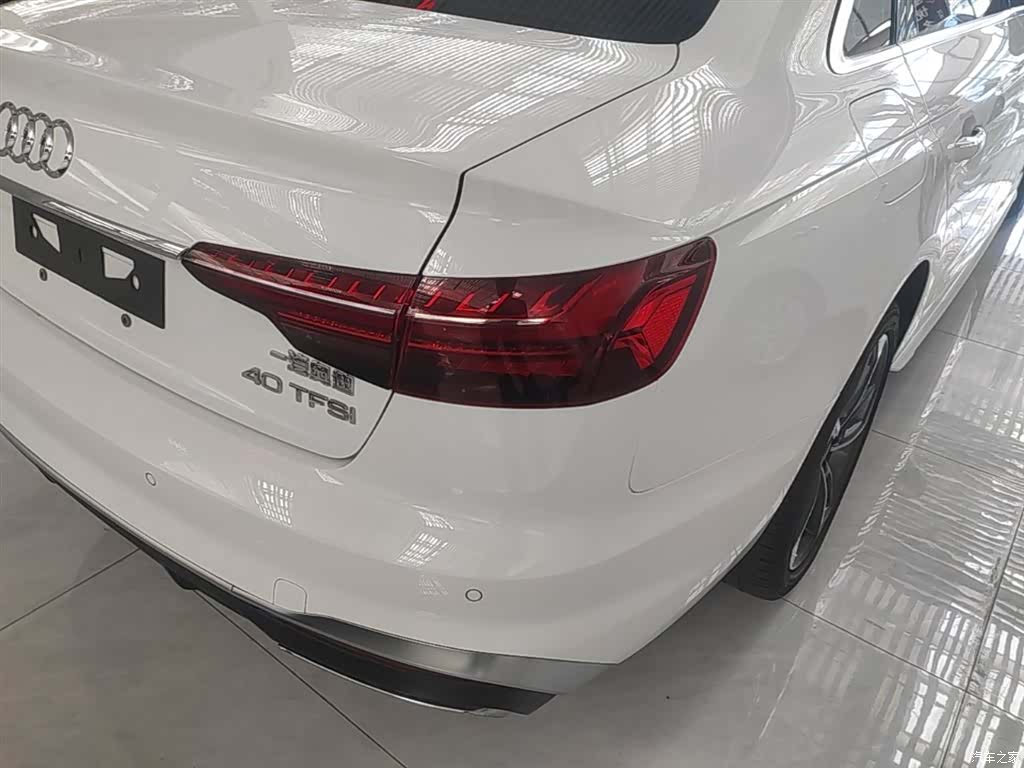 Audi A4L, 2021 8