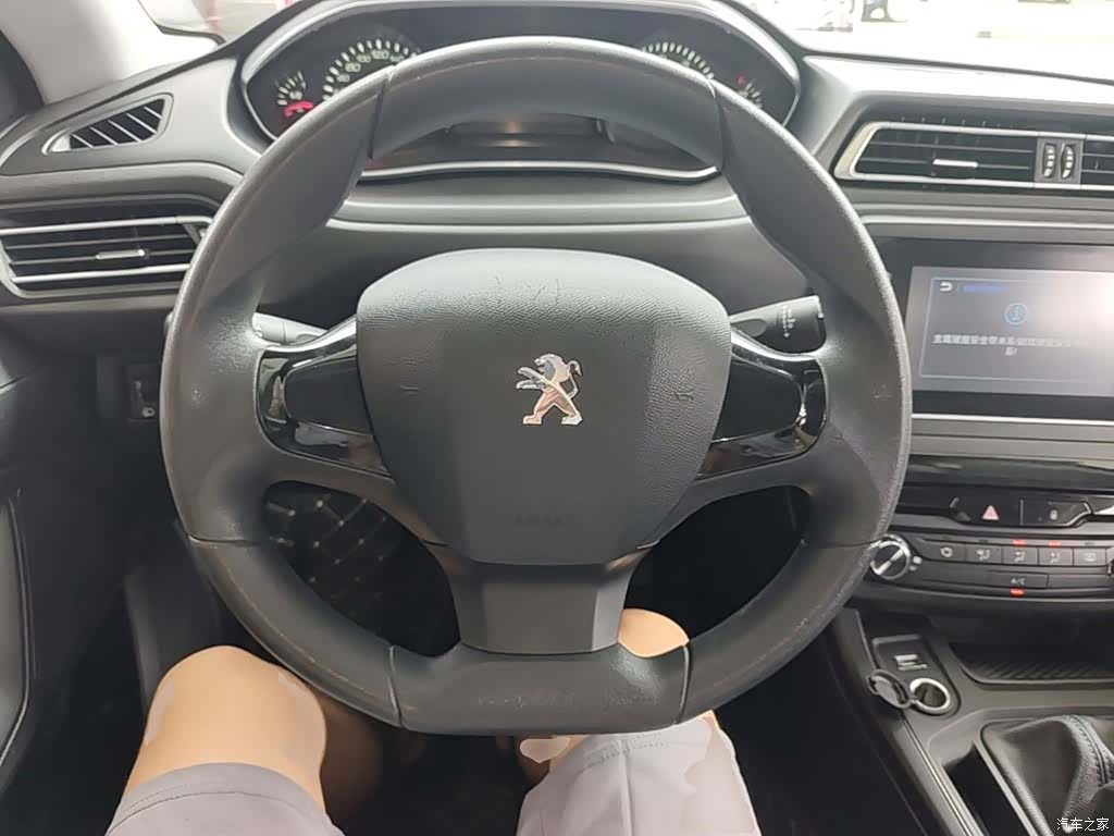 Peugeot 308, 2017 7