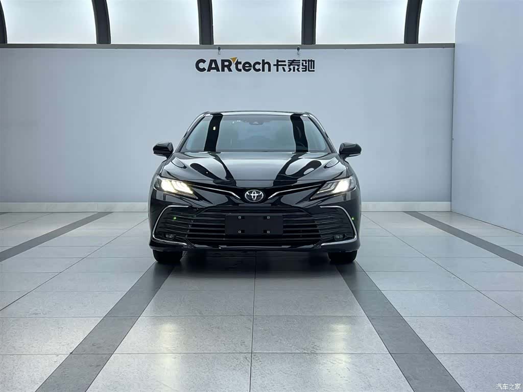Toyota Camry, 2023 2