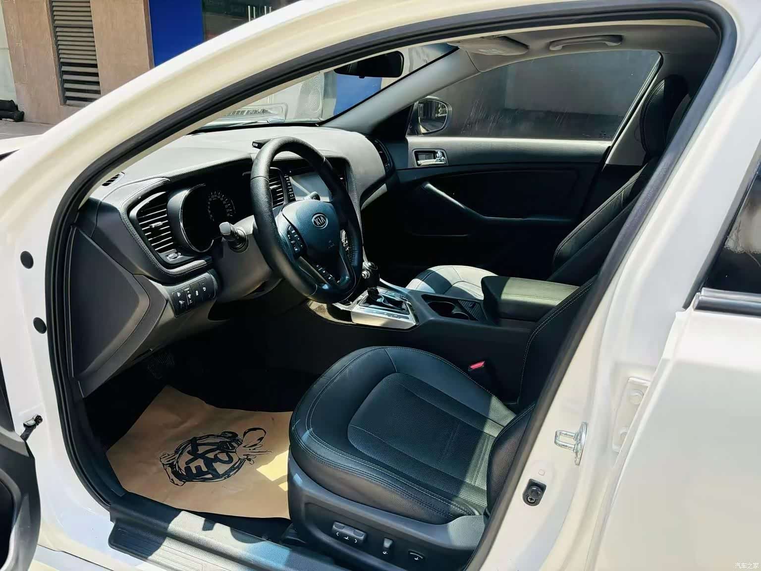 Kia K5, 2012 4