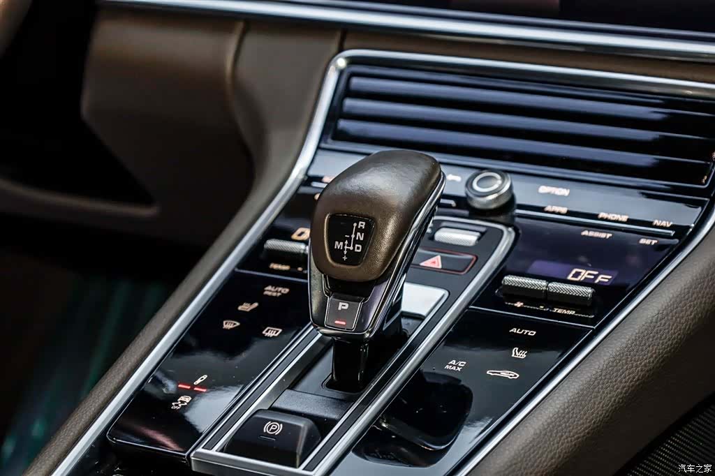 Porsche Panamera, 2022 11