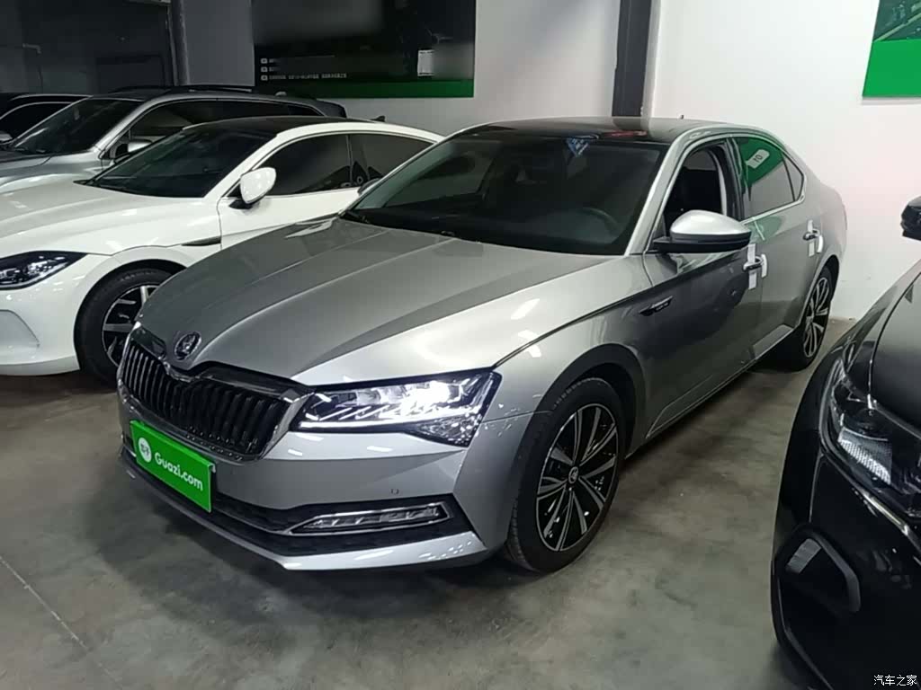 Skoda Superb, 2024 1