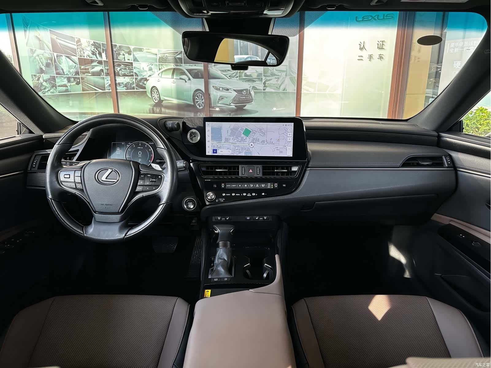 Lexus ES, 2024 все фото