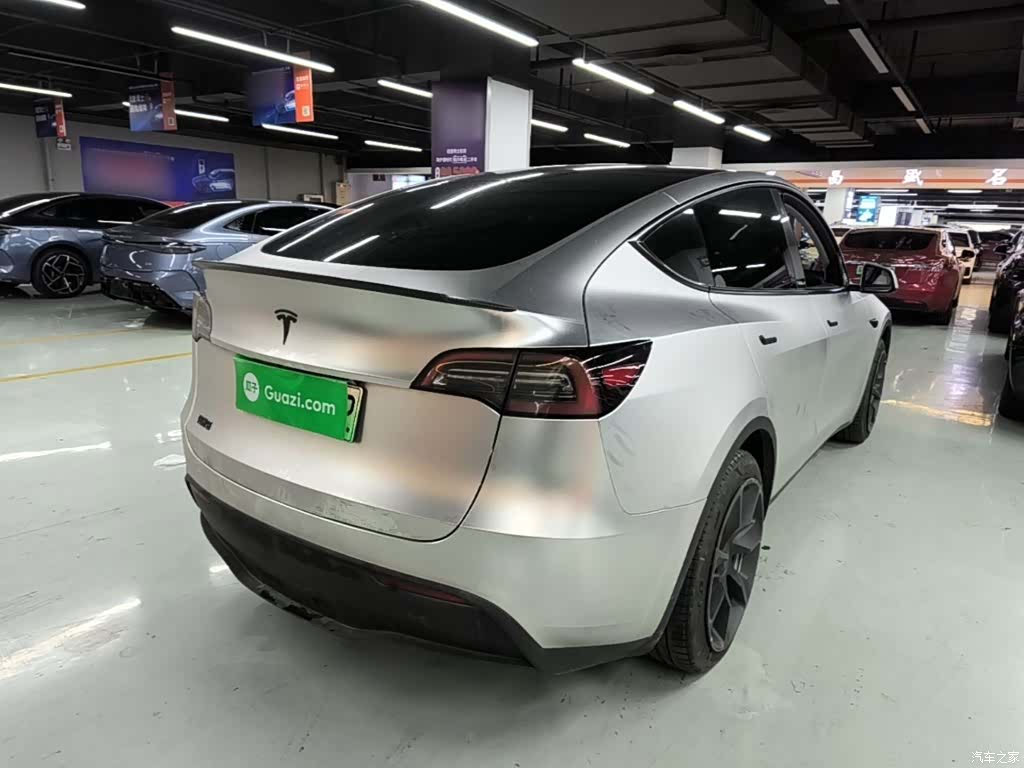 Tesla Model Y, 2023 7