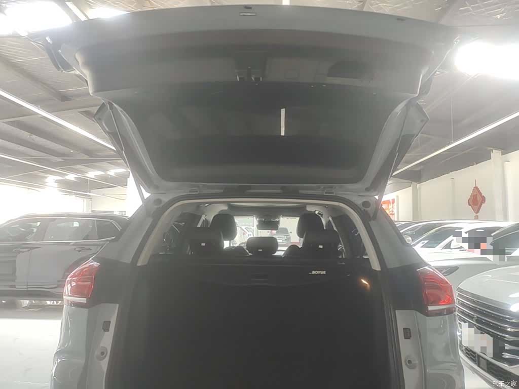 Geely Boyue, 2022 19