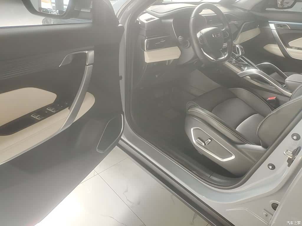 Geely Boyue, 2022 16