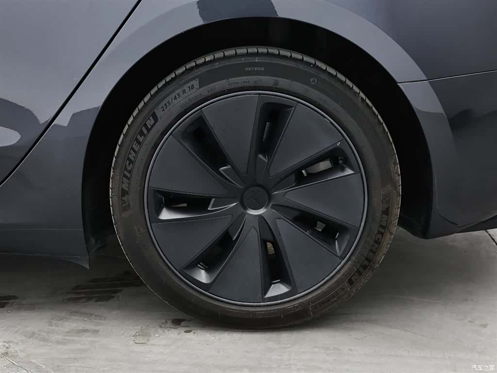 Tesla Model 3, 2024 11