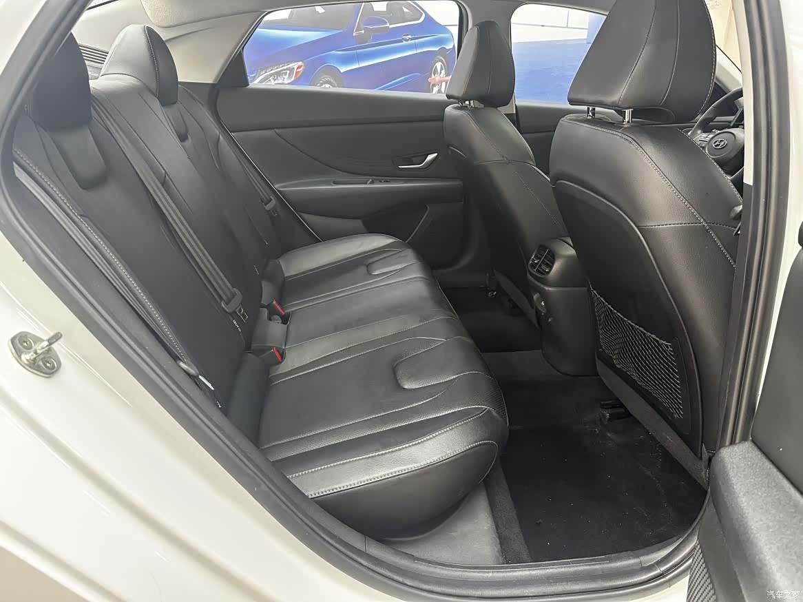 Hyundai Elantra, 2022 12
