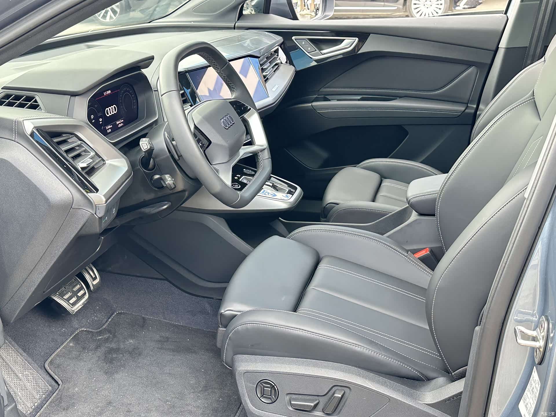 Audi Q4 e-tron, 2025 8