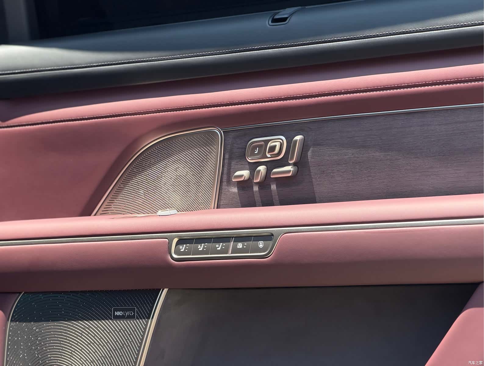 NIO ES8, 2025 33