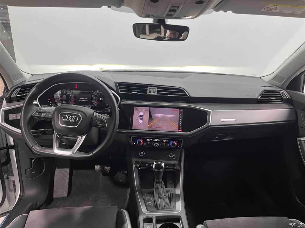 Audi Q3, 2023 2