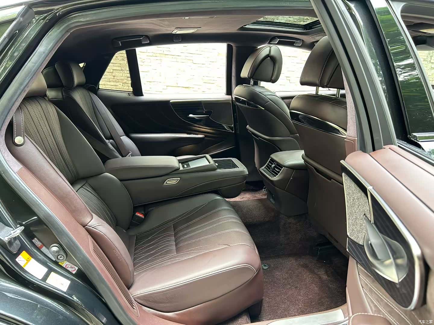 Lexus LS, 2018 4