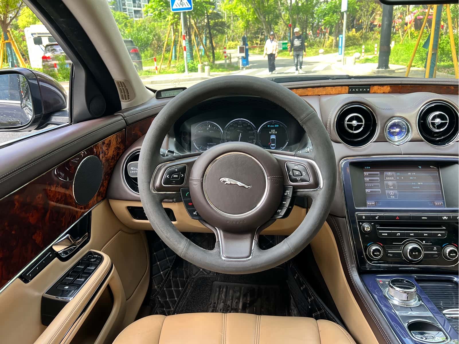 Jaguar XJ, 2011 9