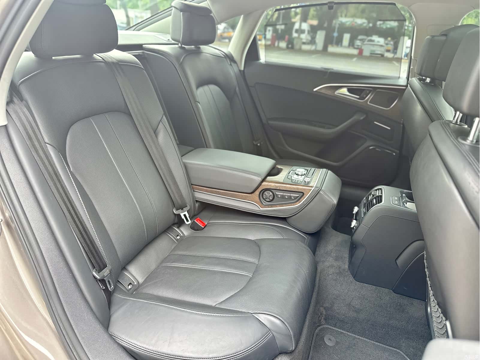 Audi A6L, 2012 38
