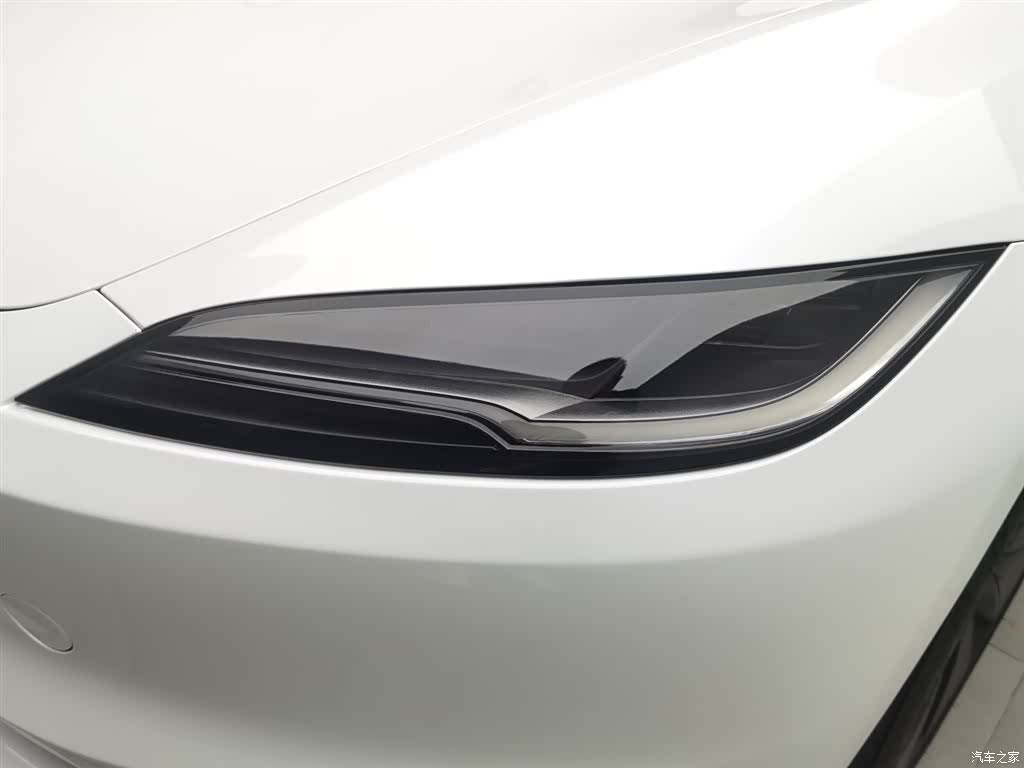 Tesla Model 3, 2025 7