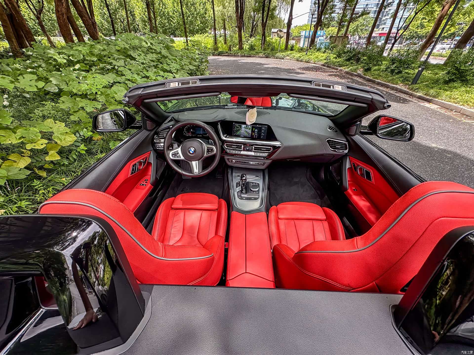 BMW Z4, 2022 все фото