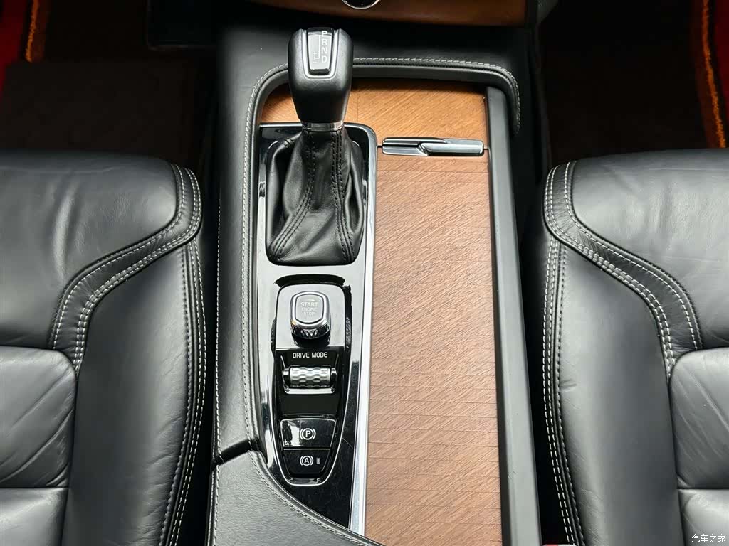 Volvo XC90, 2018 28