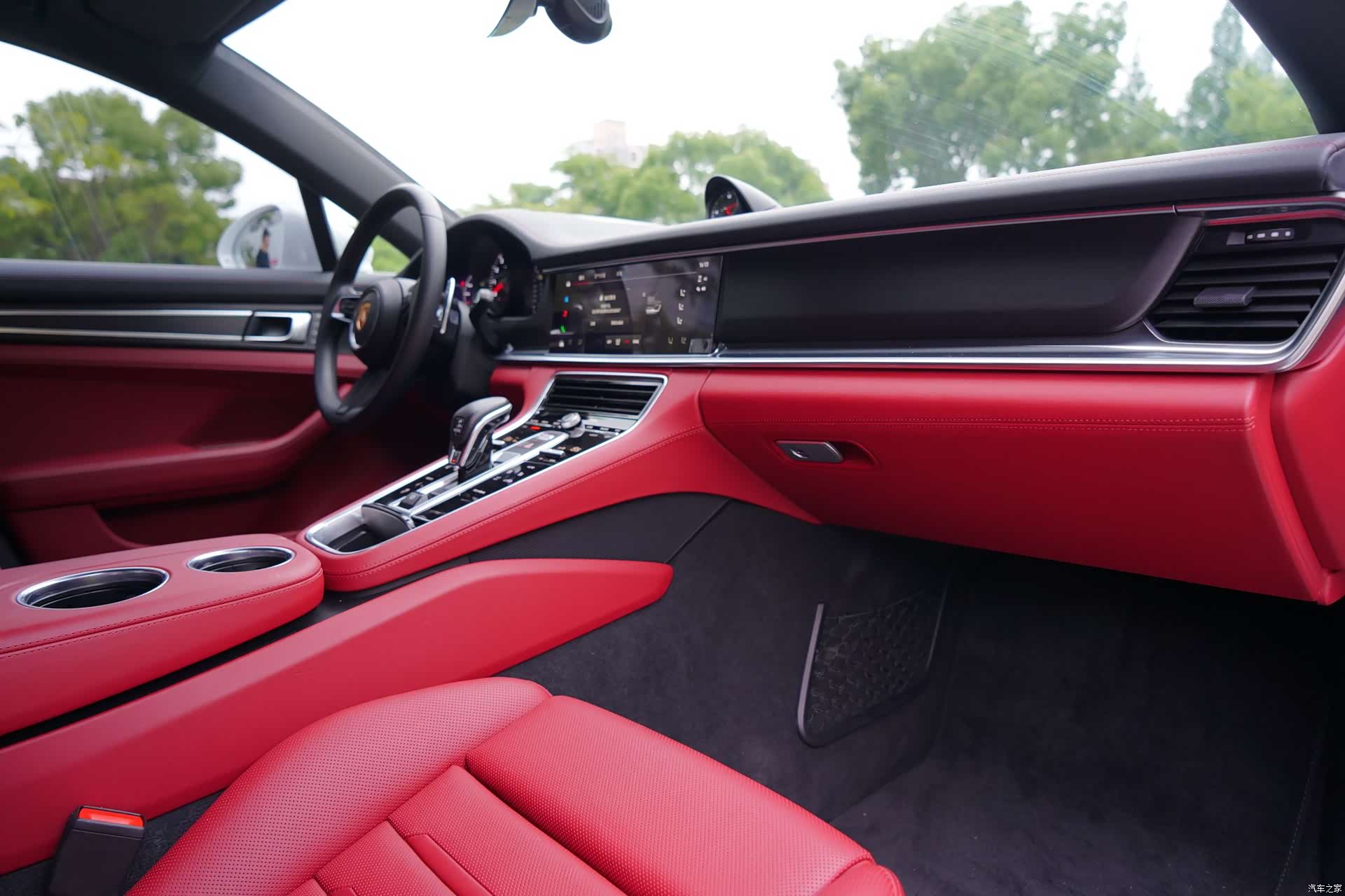 Porsche Panamera, 2023 9