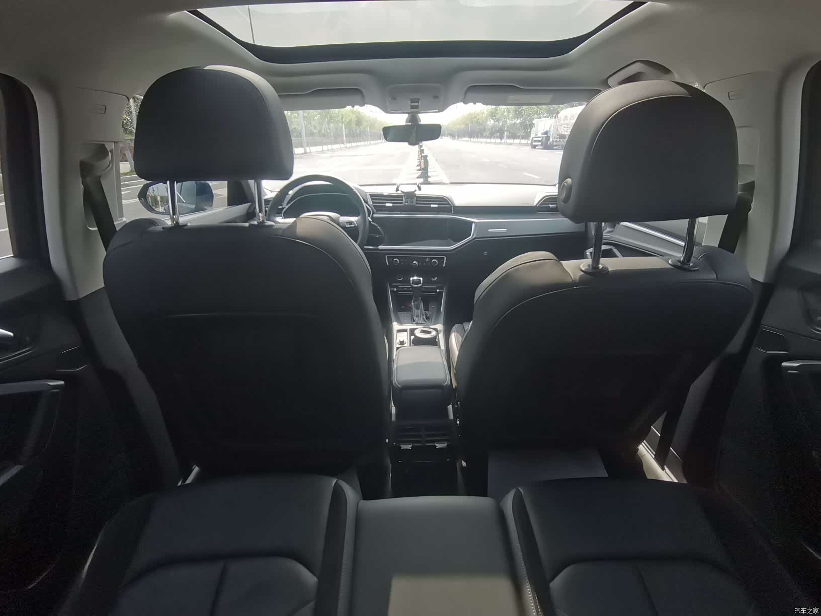 Audi Q3, 2021 11