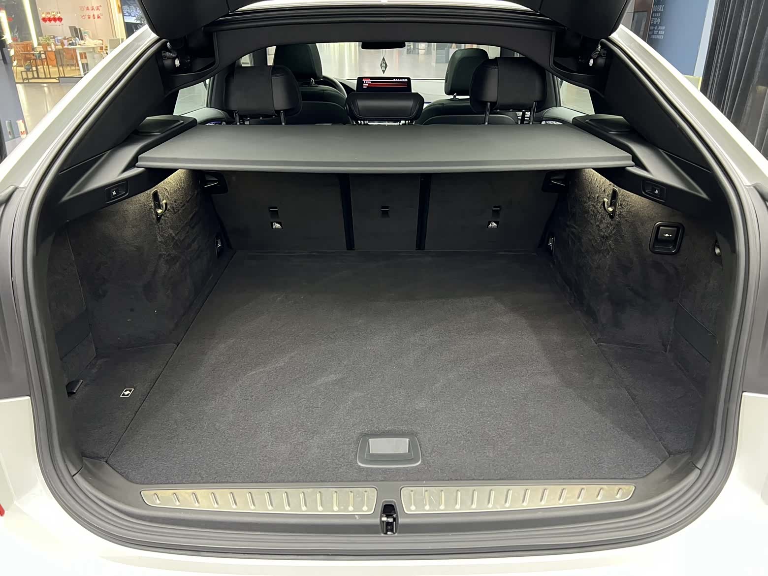 BMW 6 Series GT, 2022 13