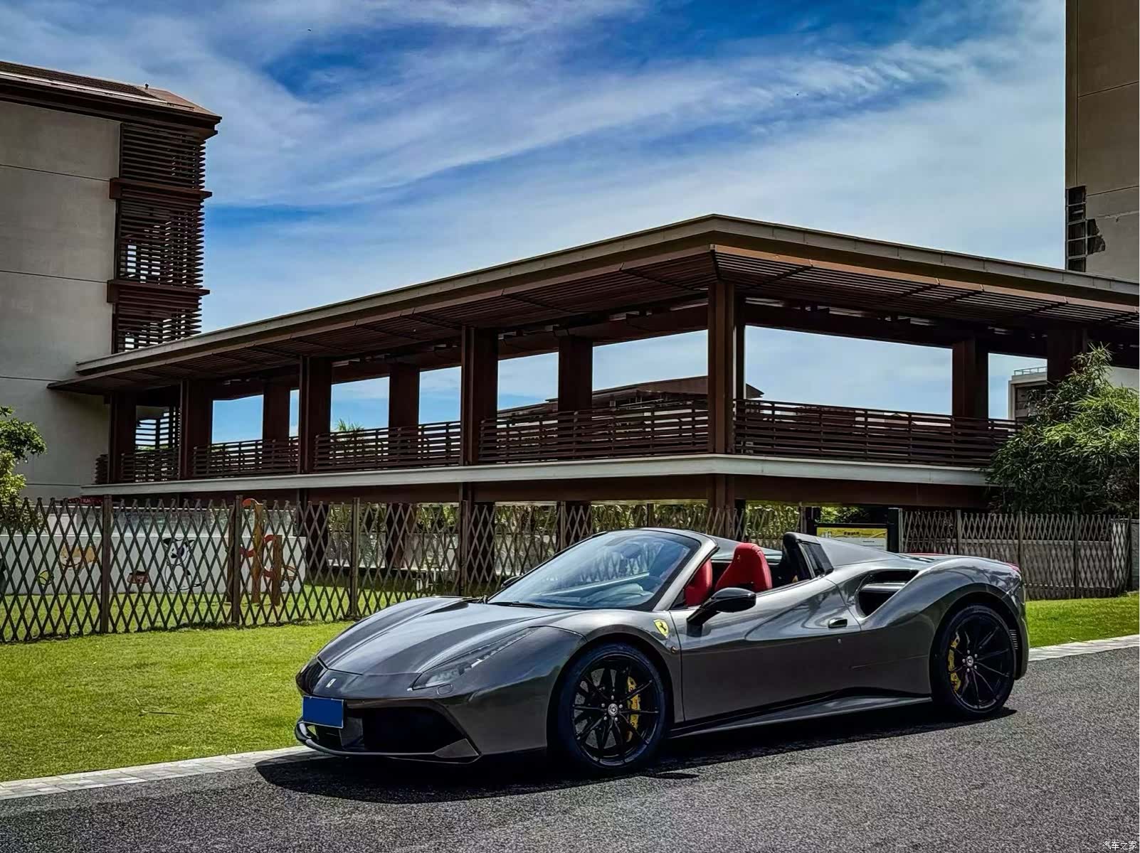 Ferrari 488