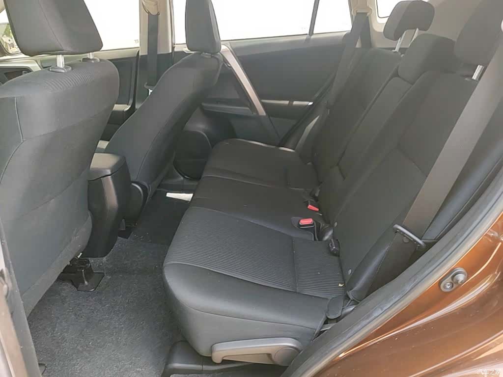 Toyota RAV4, 2015 17