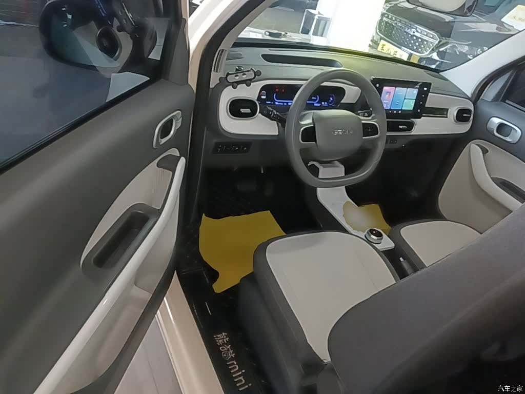 Geely Panda, 2025 16
