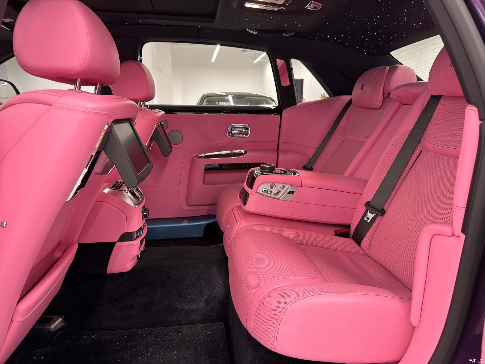 Rolls-Royce Ghost, 2021 11
