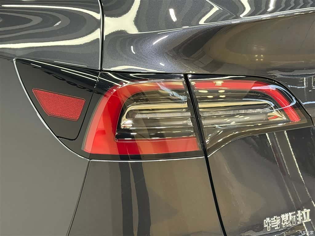 Tesla Model Y, 2024 9