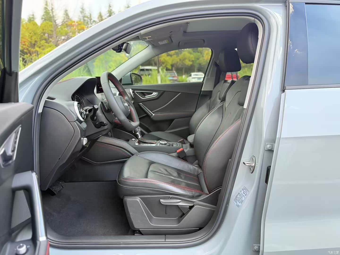 Audi Q2L, 2023 7