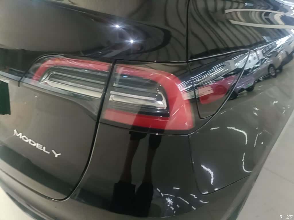 Tesla Model Y, 2023 8