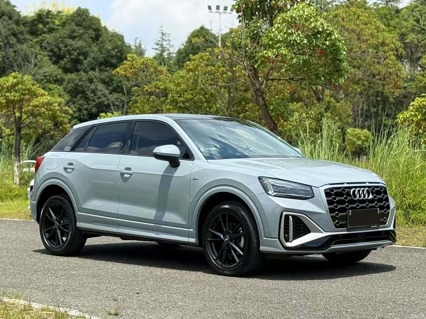 Audi Q2L, 2023 3