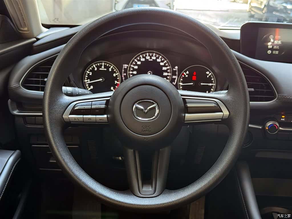 Mazda Mazda3, 2025 12