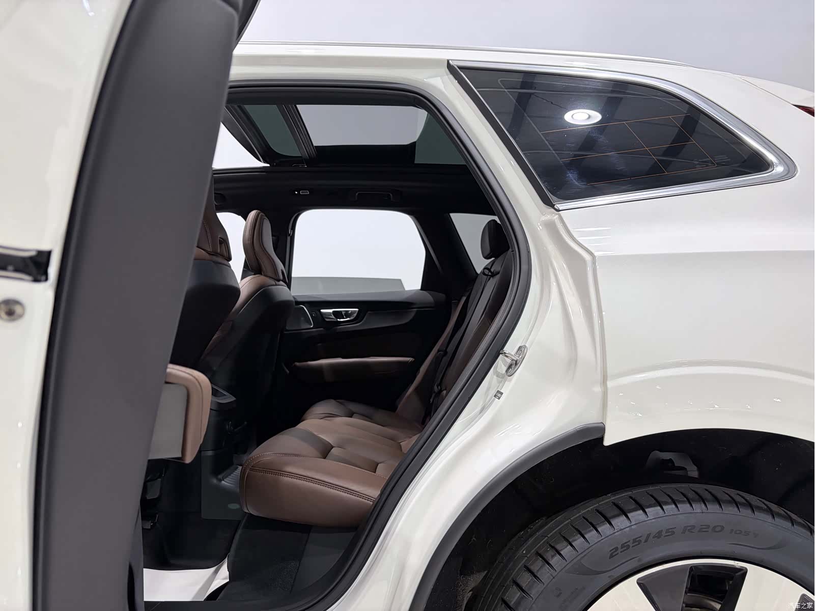Volvo XC60, 2024 9