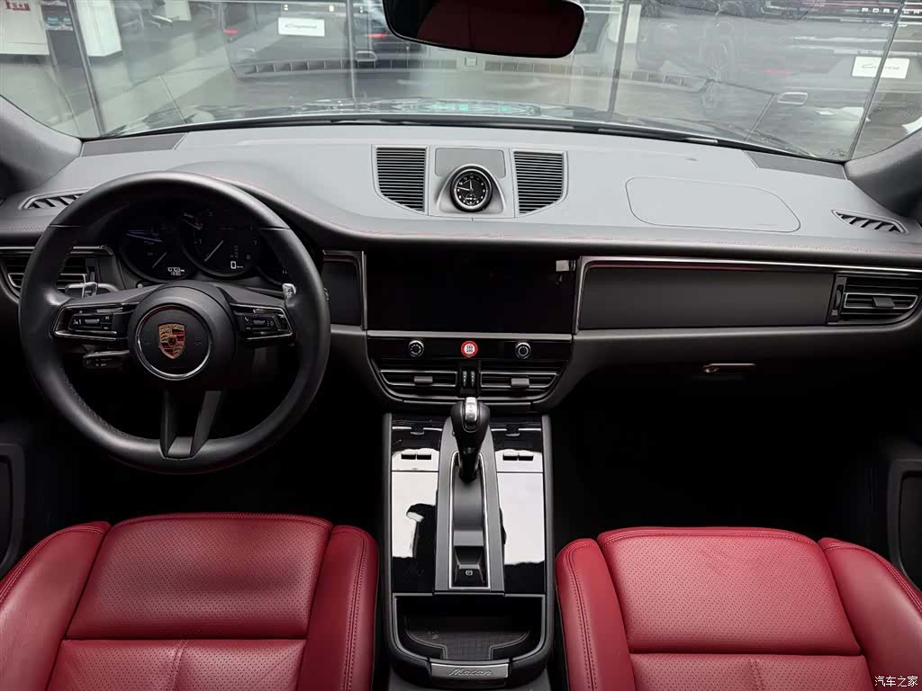 Porsche Macan, 2025 14