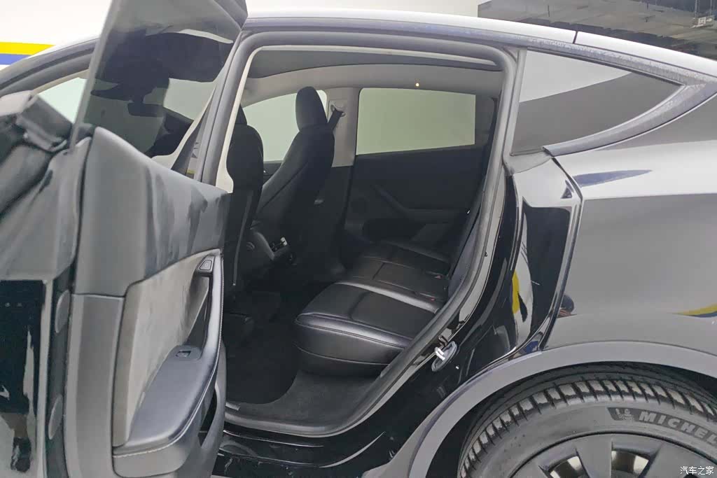 Tesla Model Y, 2023 11