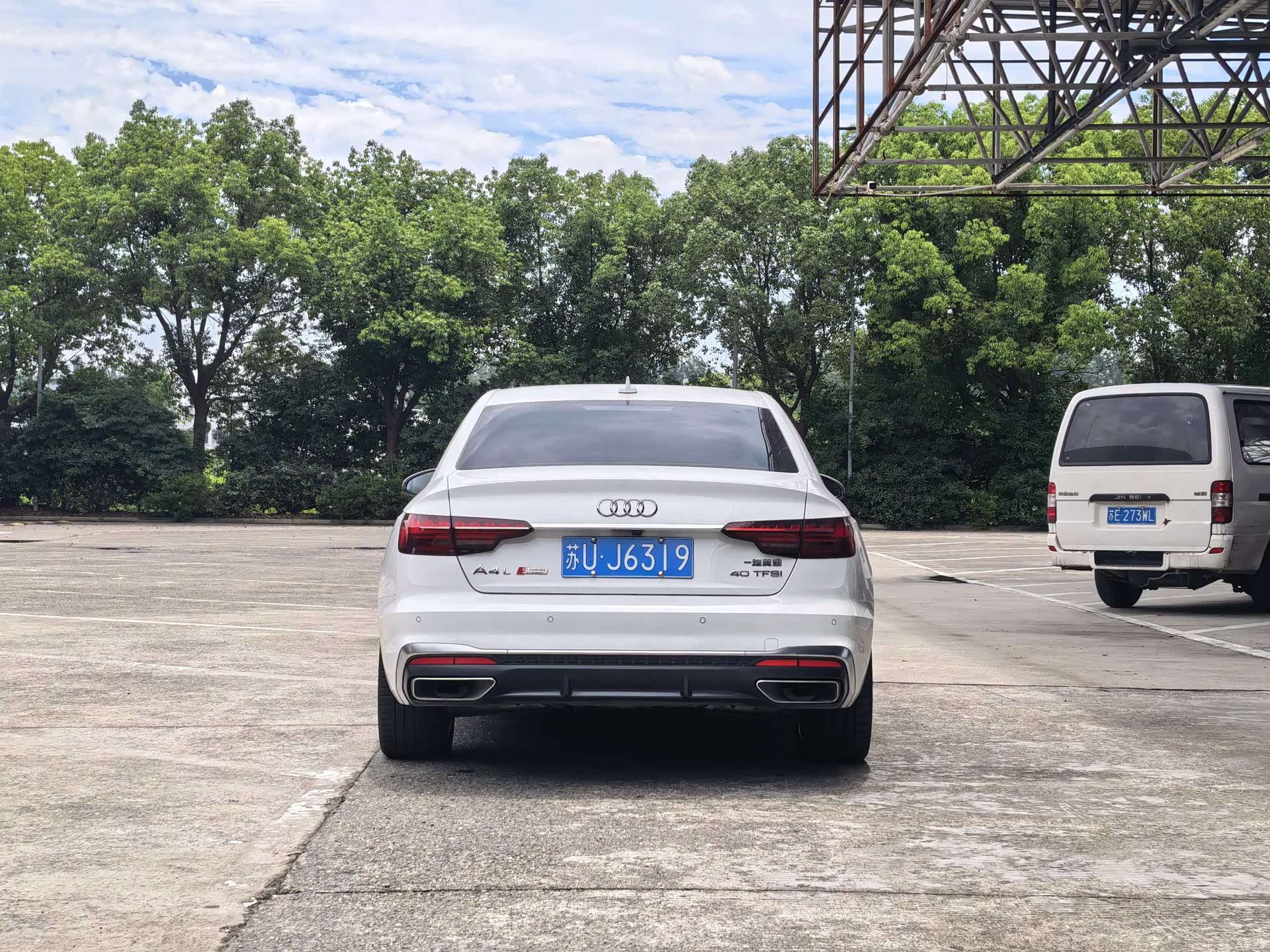 Audi A4L, 2021 все фото
