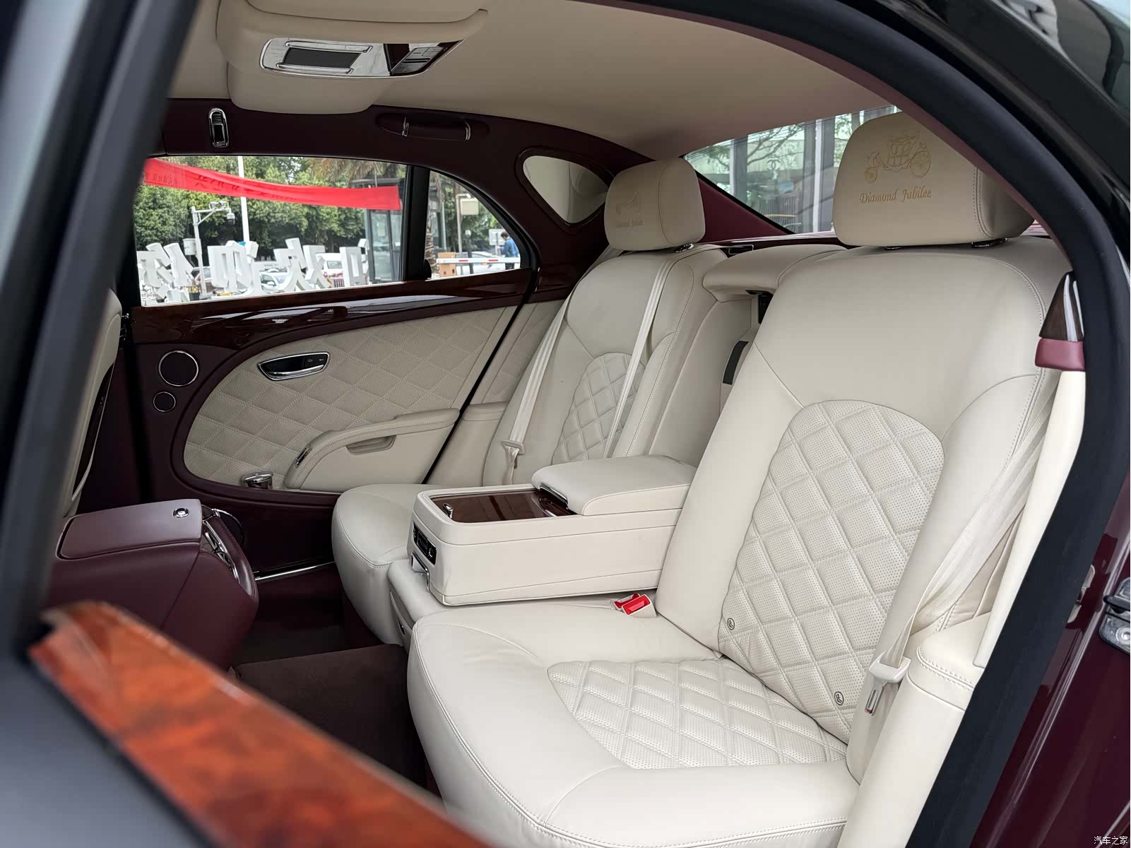 Bentley Mulsanne, 2012 7