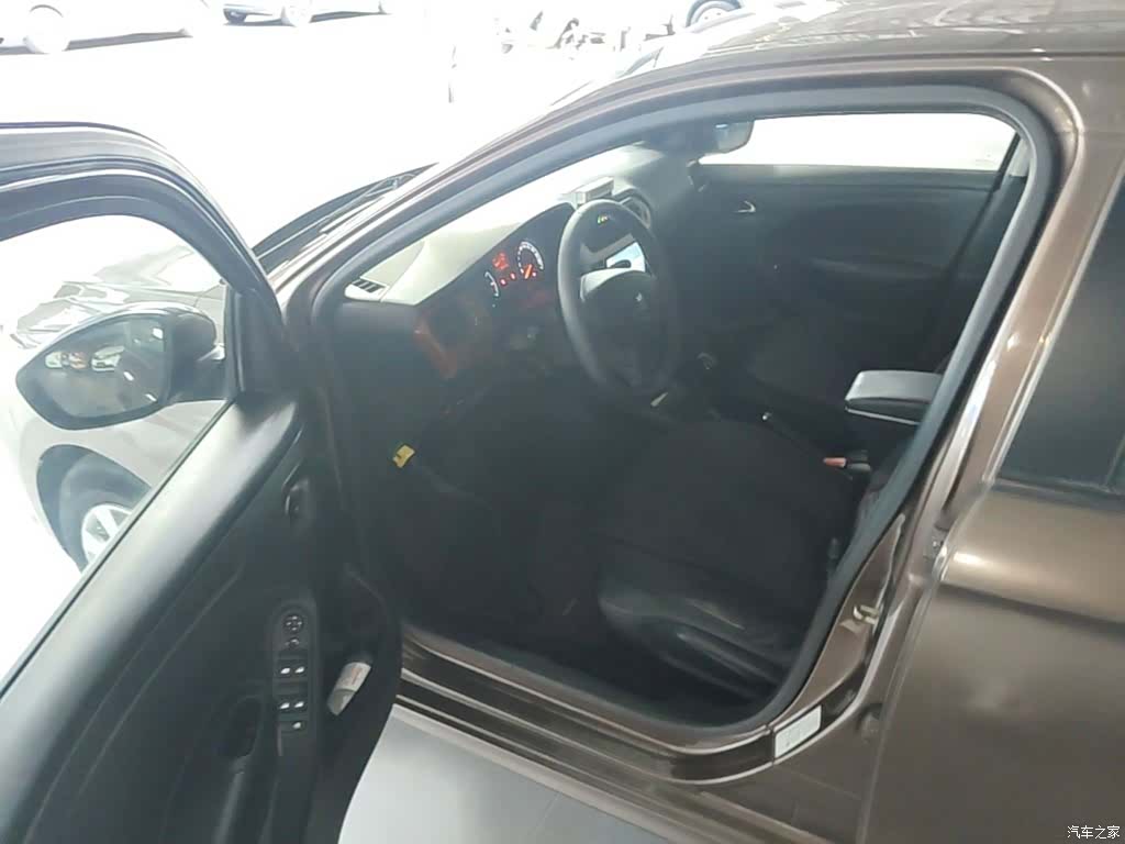 Peugeot 301, 2014 16