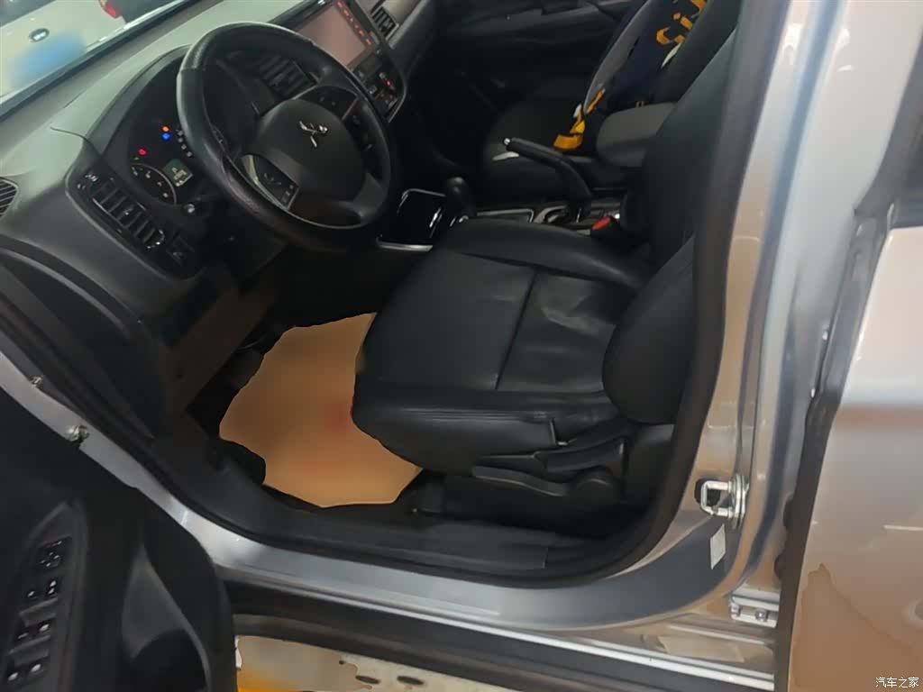 Mitsubishi Outlander, 2018 15