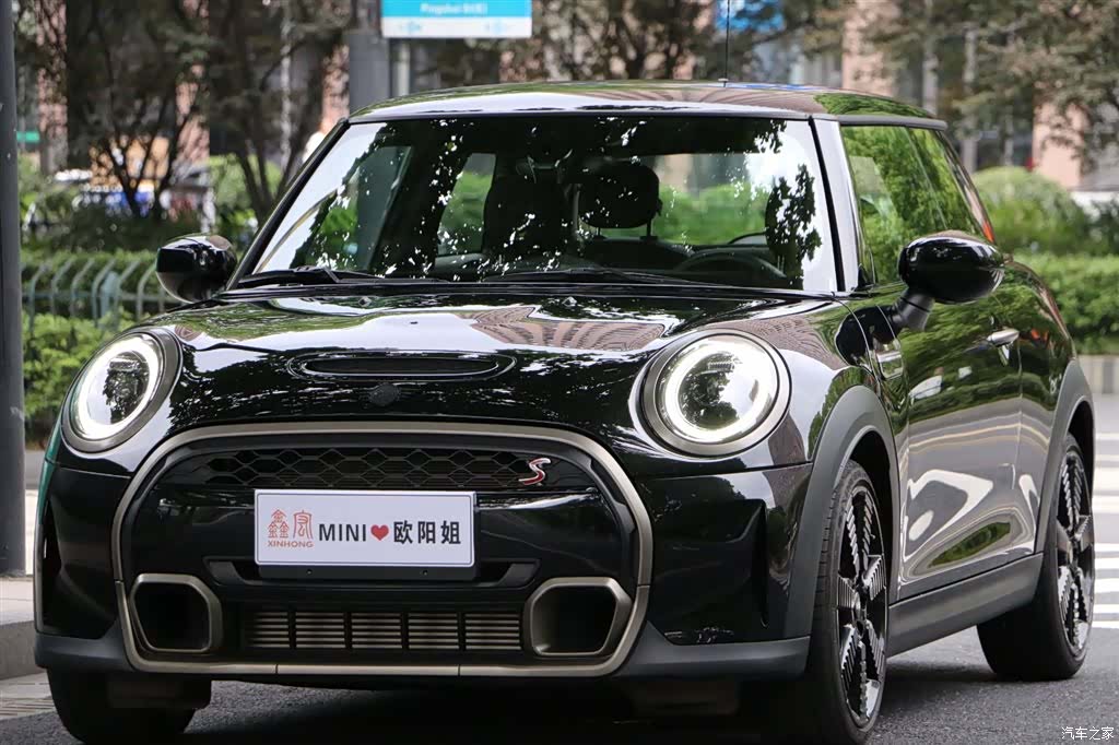 Mini Cooper, 2024 1