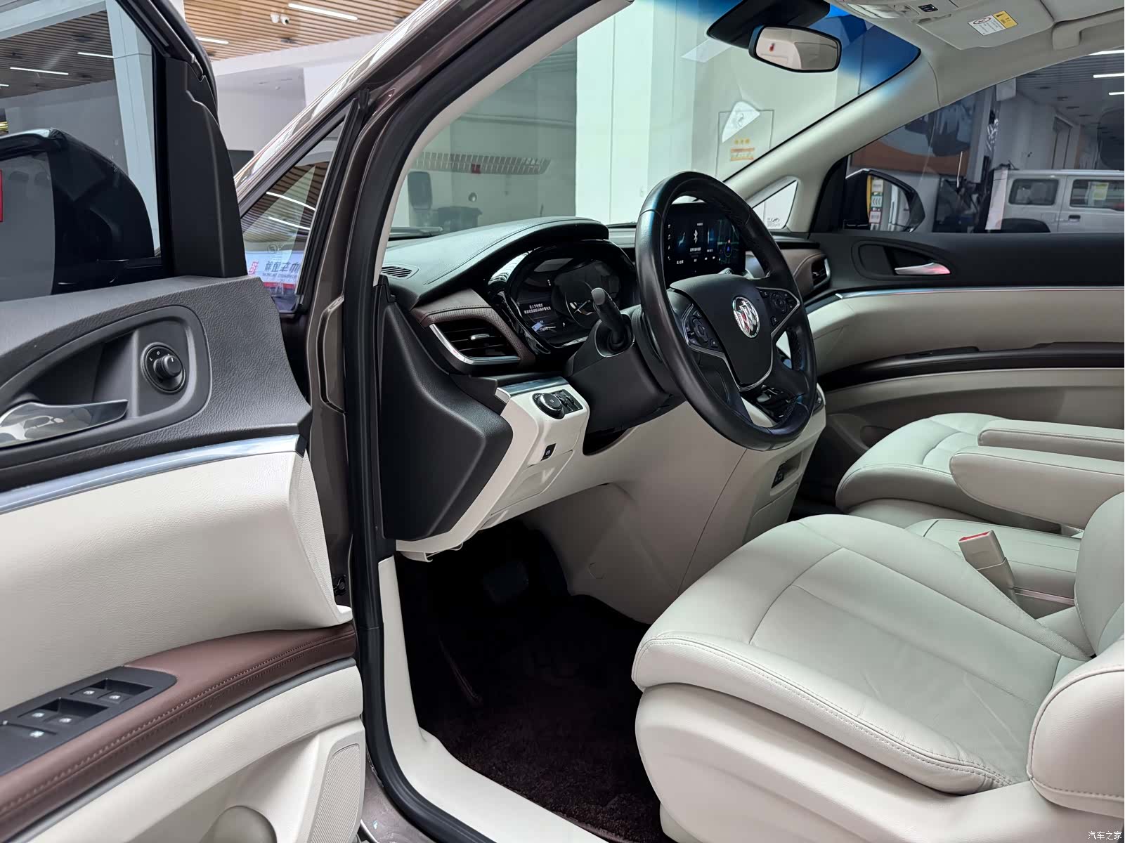 Buick GL8, 2021 11