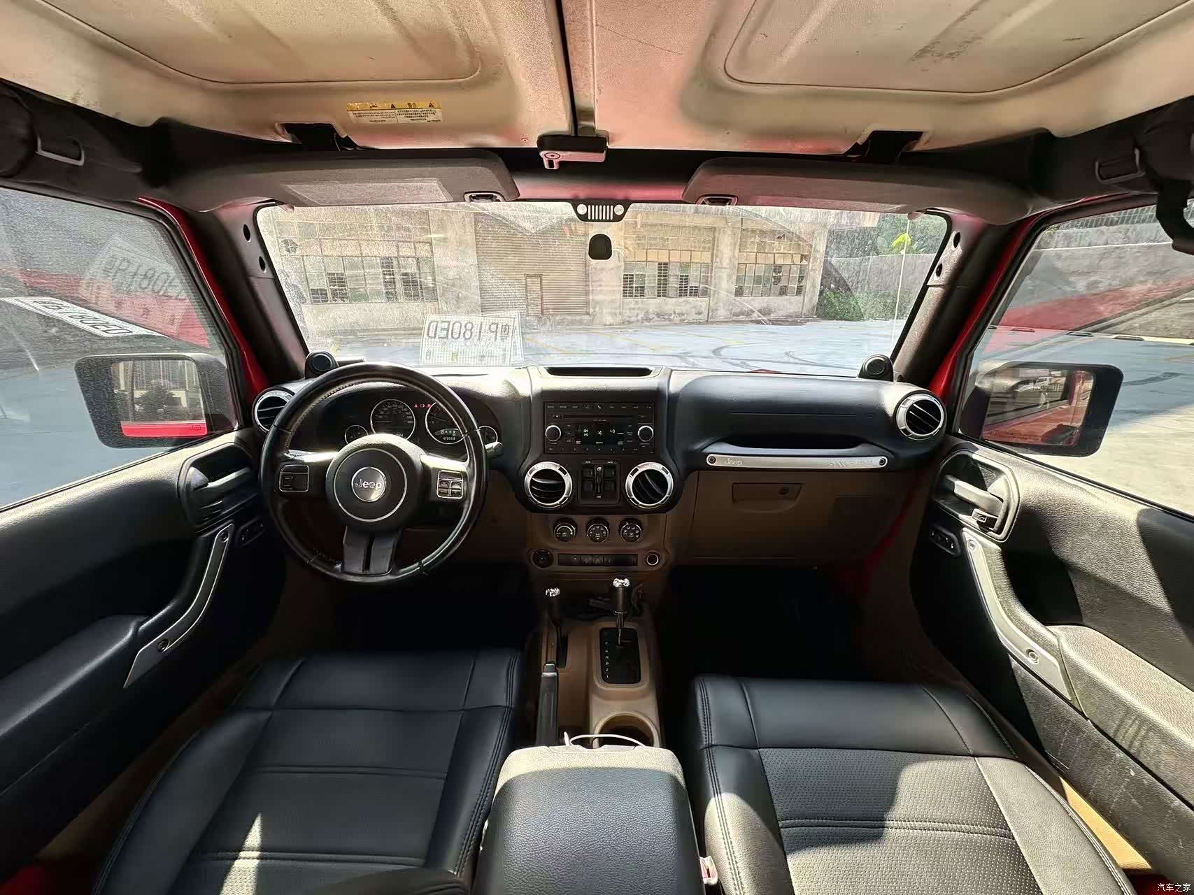 Jeep Wrangler, 2012 все фото