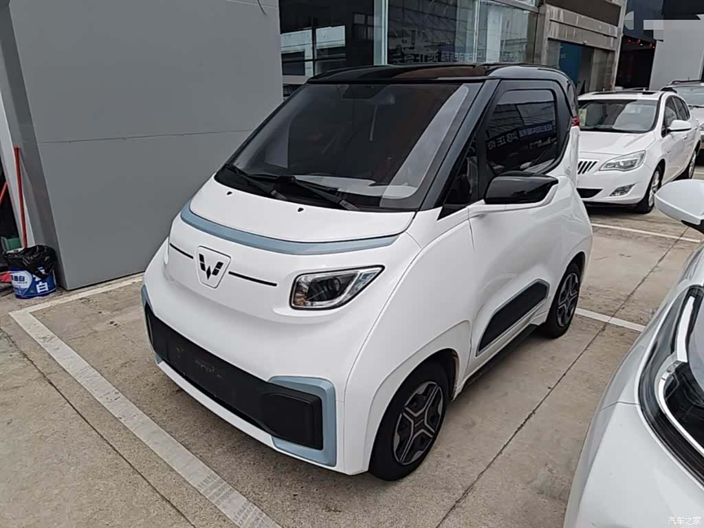 Wuling NanoEV, 2022 2