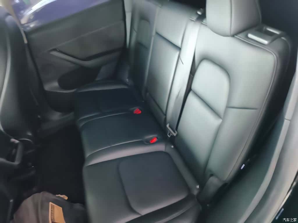 Tesla Model Y, 2023 17